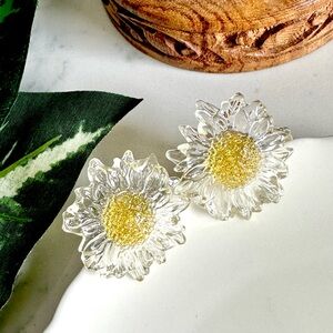 2/$30🌵 Clear Sunflower Acrylic Earrings Flowers Daisy Stud Summer Jewelry NEW